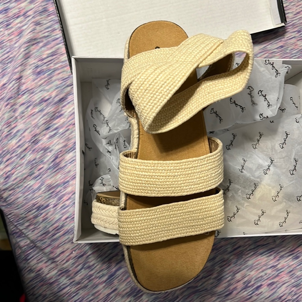 Qupid tan wedges